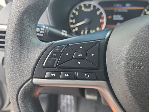 Used 2022 Nissan Altima 2.5 SV AWD/4WD image 26