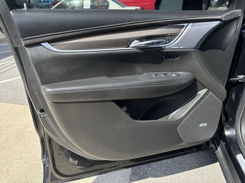 Used 2021 Cadillac XT6 Sport w/ LPO, ONYX Package image 22