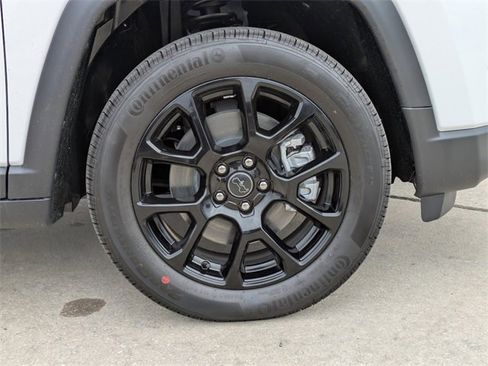 New 2026 Jeep Compass Latitude image 11