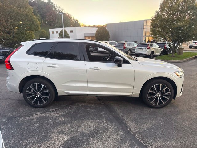 Used 2024 Volvo XC60 B5 Plus w/ Protection Package Premier AWD/4WD image 7
