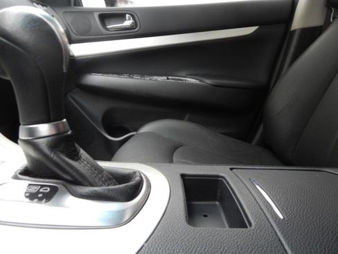 Used 2007 INFINITI G35 Journey w/ Performance Tire & Wheel Pkg image 40