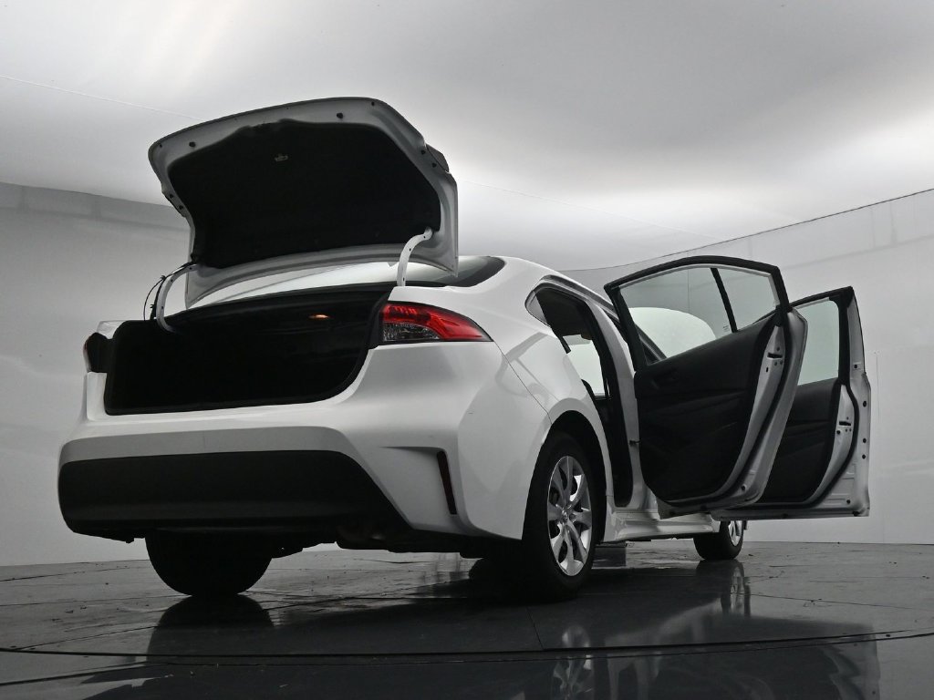 Used 2024 Toyota Corolla LE FWD image 45