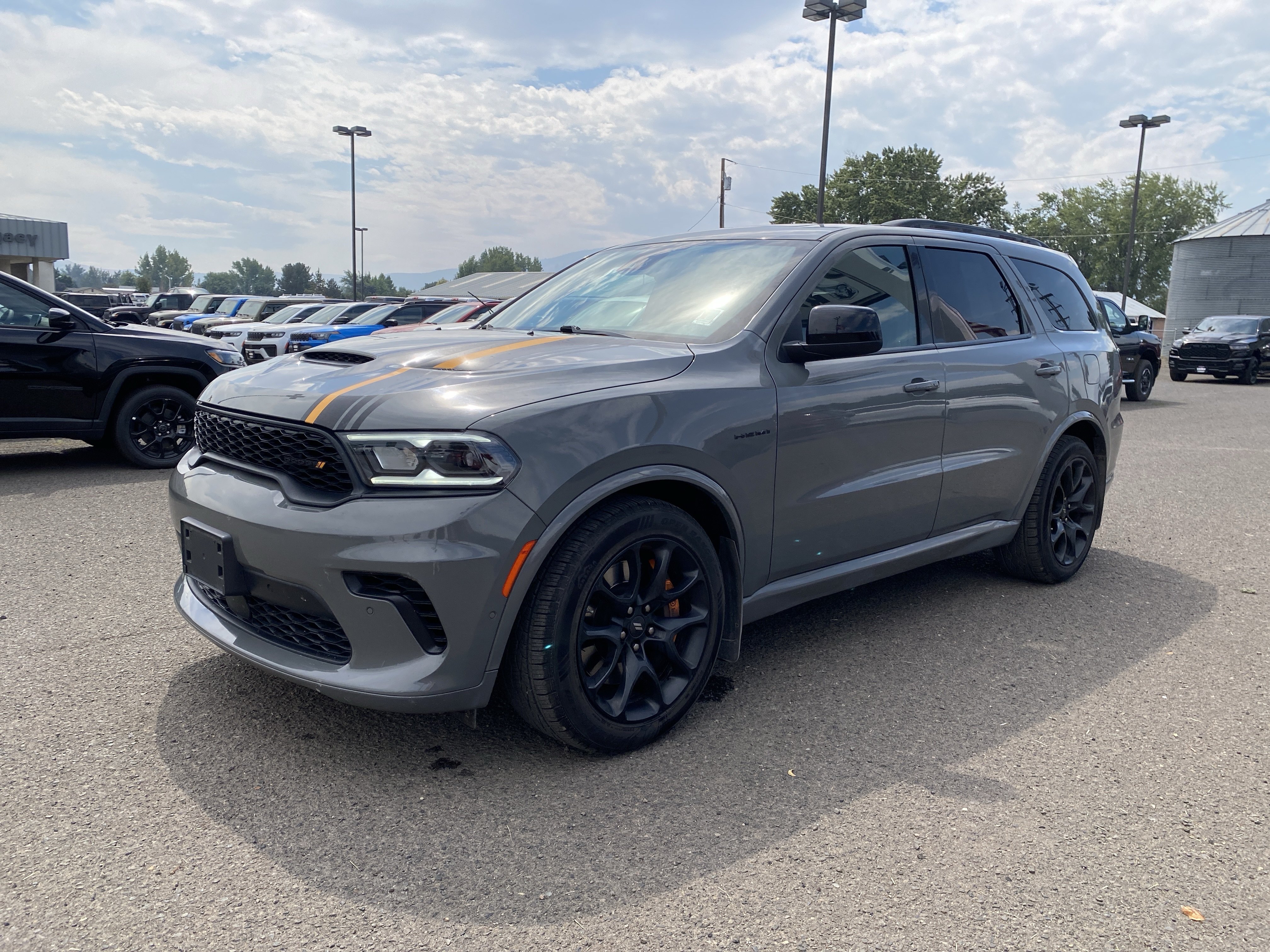 Used 2023 Dodge Durango R/T w/ Hemi Orange Plus Package AWD/4WD image 7