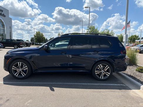 Used 2024 BMW X7 xDrive40i w/ Executive Package AWD/4WD image 3