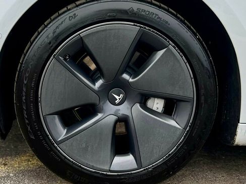 Used 2022 Tesla Model 3 image 29