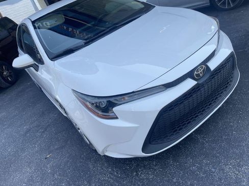 Used 2021 Toyota Corolla LE FWD image 14