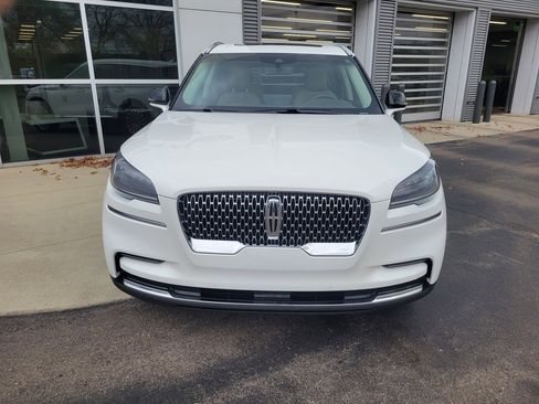 Used 2023 Lincoln Aviator AWD Standard 4dr SUV w/ Premium Package image 13