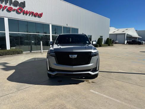 Used 2023 Cadillac Escalade Sport Platinum w/ Heavy-Duty Trailer Package image 2