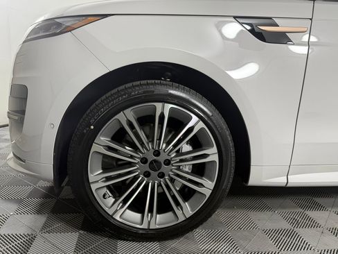 New 2026 Land Rover Range Rover Sport Dynamic SE image 11