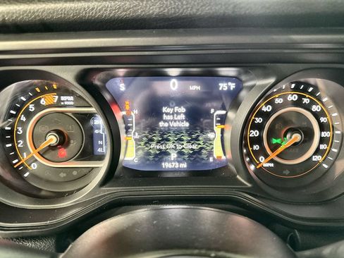 Used 2024 Jeep Wrangler Unlimited Sport AWD/4WD image 18