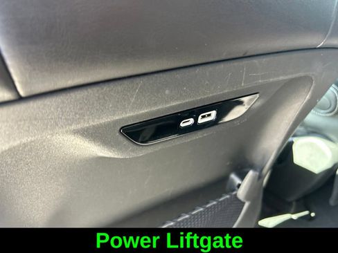 Certified 2024 Chrysler Pacifica Touring-L FWD image 26
