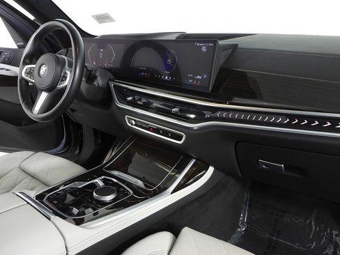 Used 2024 BMW X7 xDrive40i w/ M Sport Package AWD/4WD image 13