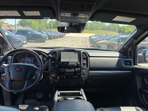 Used 2023 Nissan Titan PRO-4X w/ Pro-4x Convenience Package AWD/4WD image 29