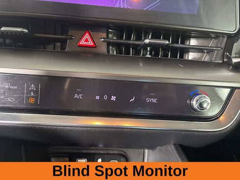 Used 2023 Kia Sportage EX image 15