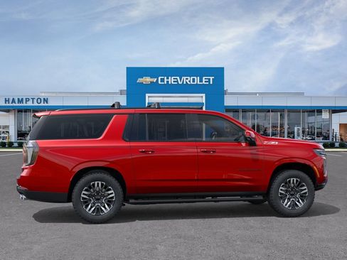 New 2026 Chevrolet Suburban Z71 w/ Comfort Package AWD/4WD image 5