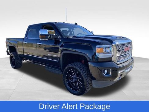 Used 2019 GMC Sierra 2500 Denali w/ Duramax Plus Package image 6