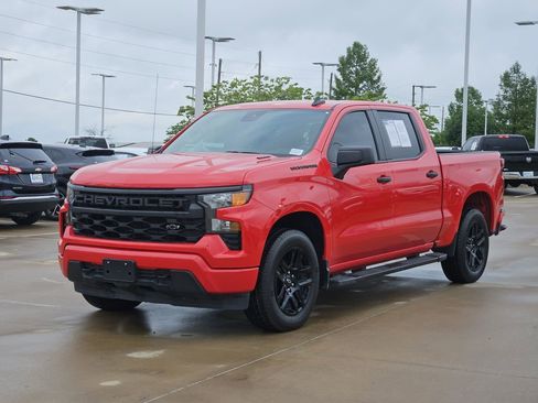 Used 2026 Chevrolet Silverado 1500 Custom w/ LPO, Dark Essentials Package RWD image 4