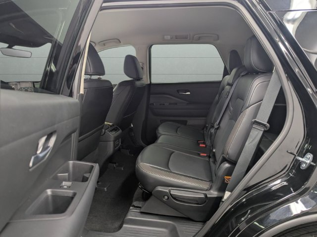 Certified 2026 Nissan Pathfinder SL FWD image 28