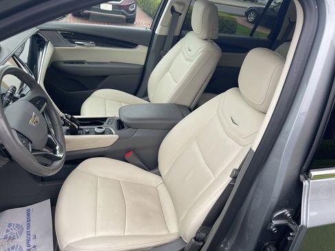 Used 2024 Cadillac XT6 Premium Luxury w/ Technology Package AWD/4WD image 15