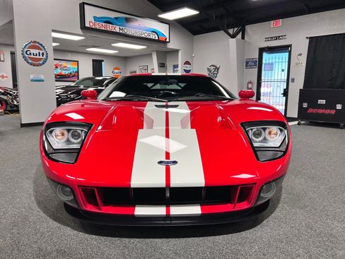 Used 2005 Ford GT RWD image 5