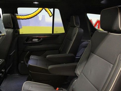 New 2026 GMC Yukon Elevation w/ Elevation Premium Package AWD/4WD image 17