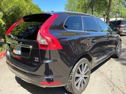 Used 2017 Volvo XC60 T6 Inscription w/ Climate Package AWD/4WD image 4