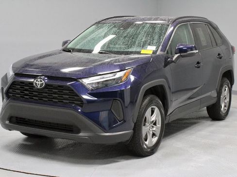 Used 2024 Toyota RAV4 XLE AWD/4WD image 7