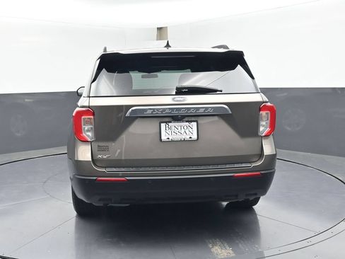 Used 2021 Ford Explorer XLT RWD image 40