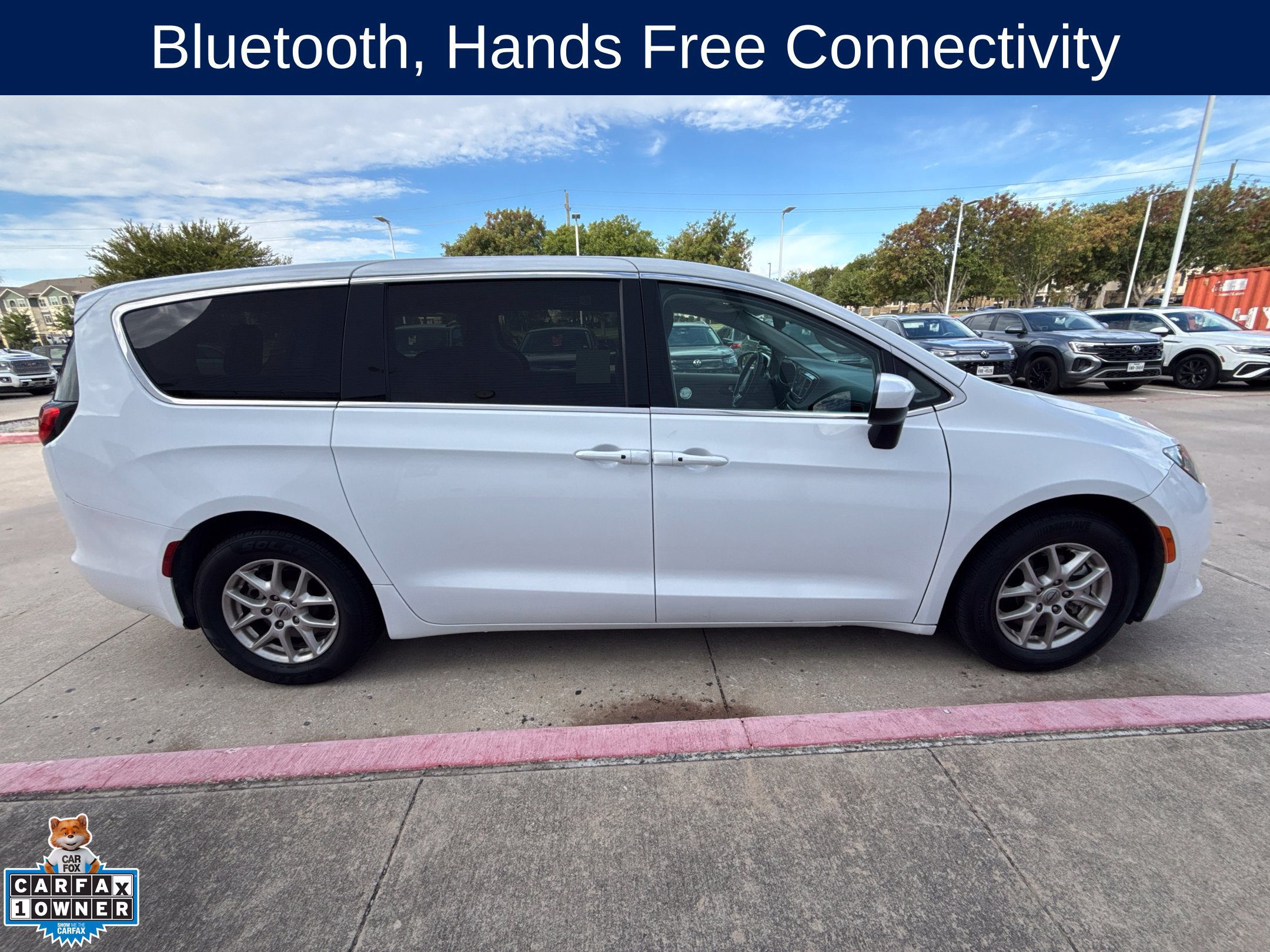 Used 2023 Chrysler Voyager LX FWD image 2