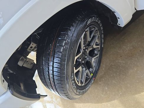New 2026 RAM 1500 Laramie AWD/4WD image 33