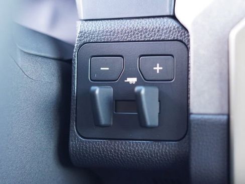 Used 2024 Toyota Tacoma Trailhunter image 36