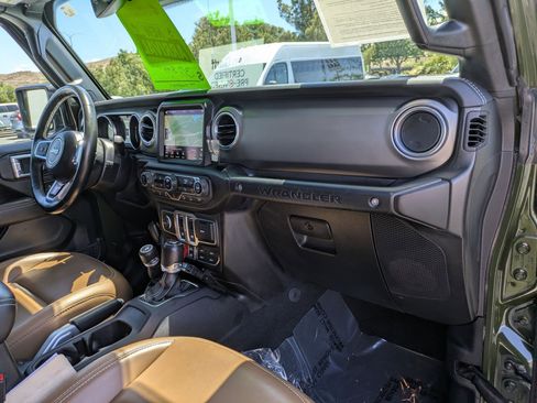 Used 2021 Jeep Wrangler Rubicon AWD/4WD image 31