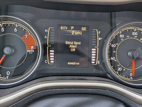 Used 2017 Jeep Cherokee Latitude w/ Safety/Convenience Group image 11