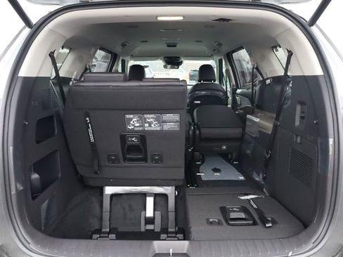 New 2026 Kia Carnival EX image 29