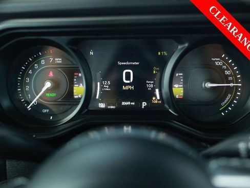 Used 2025 Jeep Wrangler Unlimited Sahara AWD/4WD image 22