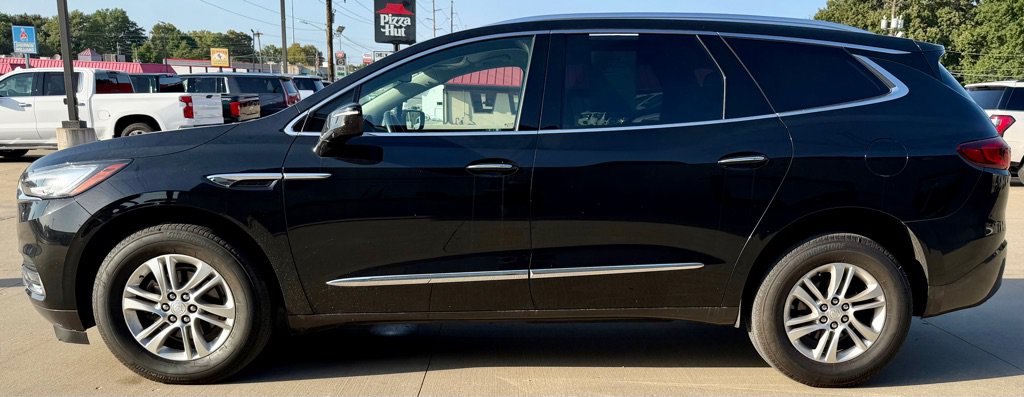 Used 2018 Buick Enclave Essence w/ Trailering Package FWD image 4