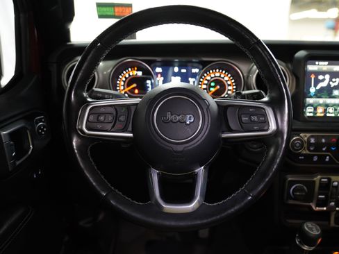 Used 2022 Jeep Wrangler Unlimited Sahara w/ Cold Weather Group AWD/4WD image 18