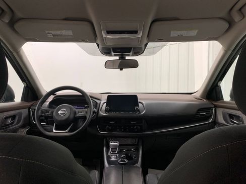 Used 2023 Nissan Rogue S image 19