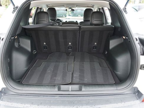 Used 2019 Jeep Cherokee Latitude Plus FWD image 34