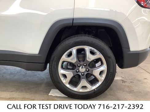 Used 2020 Jeep Compass Limited AWD/4WD image 21