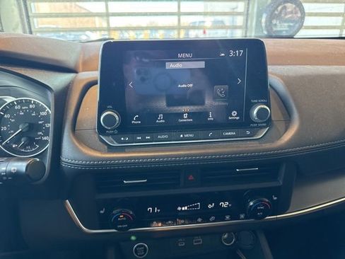 Used 2023 Nissan Rogue SV w/ SV Premium B Package image 4