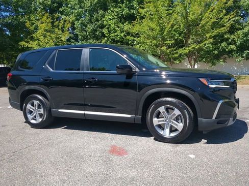 Used 2025 Honda Pilot EX-L image 2