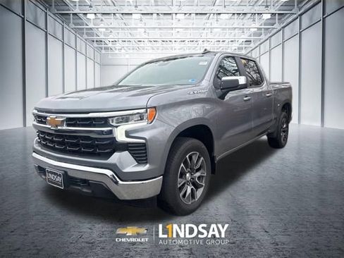 Used 2024 Chevrolet Silverado 1500 LT image 2