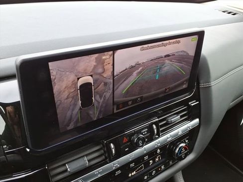 New 2026 Nissan Pathfinder Platinum image 10