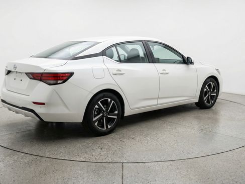 Used 2025 Nissan Sentra SV image 9