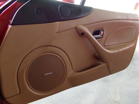 Used 2002 MAZDA MX-5 Miata LS image 56