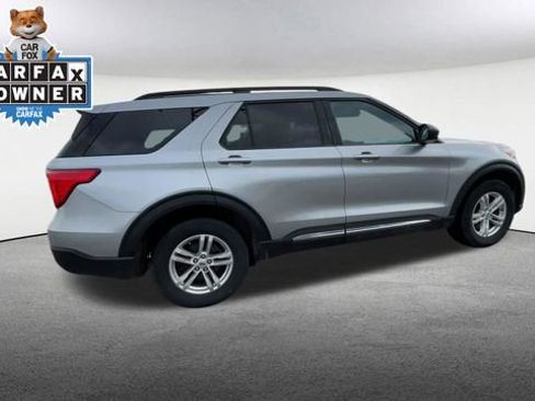 Used 2023 Ford Explorer XLT image 10