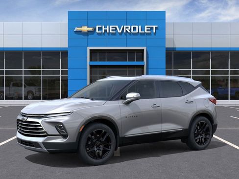 New 2025 Chevrolet Blazer Premier image 2