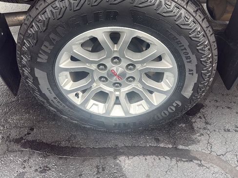 Used 2016 GMC Sierra 1500 SLE w/ SLE Value Package AWD/4WD image 9