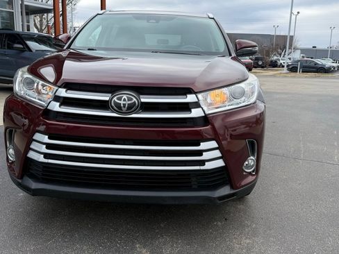 Used 2017 Toyota Highlander XLE image 5
